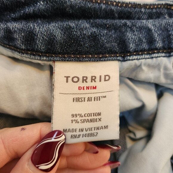 Torrid Denim High-Rise Straight Jeans Button-Fly Medium Wash Women's Size 18 - Picture 7 of 9